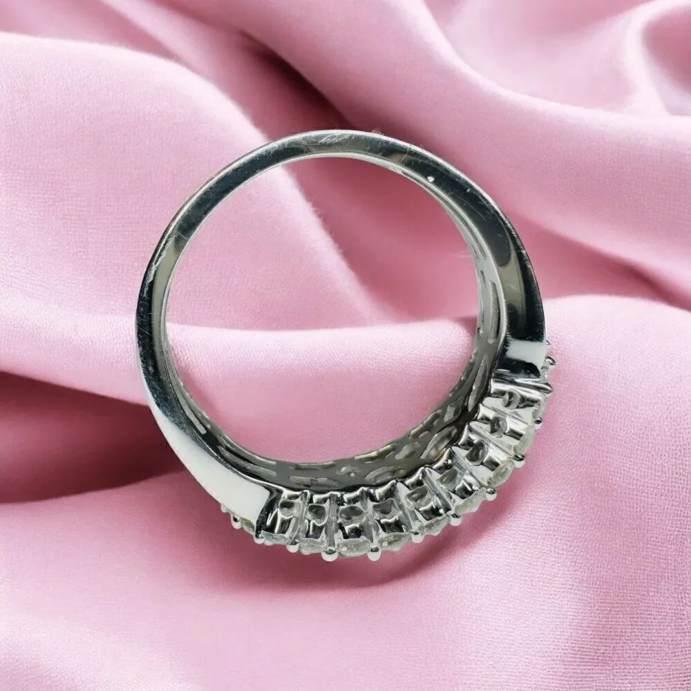 10K Gold- 1 Carat T.W. Diamond Ring -Size 7- White Gold -Cluster Pave Ring -3.1g